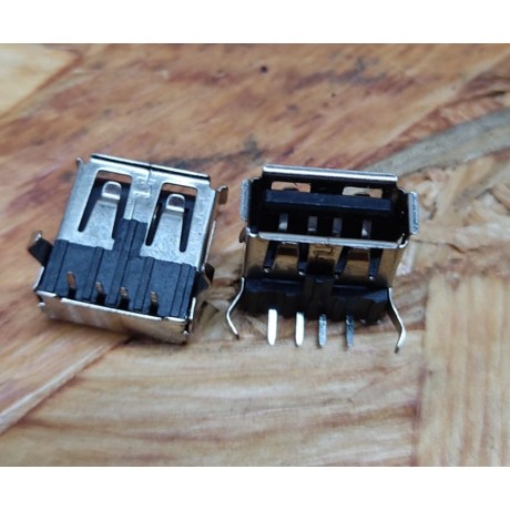 Conector de USB C/ Ligação em Cima C/ Tamanho A: 6 mm L: 13 mm C:14 mm P:4 Ref: 135