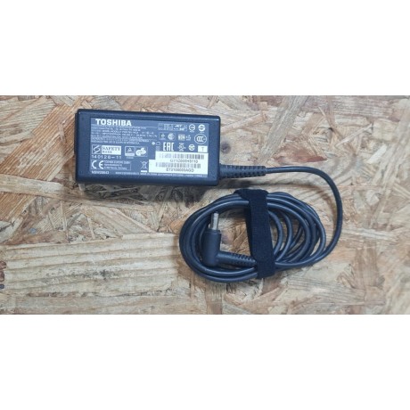 Carregador Toshiba 19v 3.42a Ponta Redonda Preta Recondicionado Tamanho Ficha: 5.5 x 2.5 Ref: PA5178U-1ACA